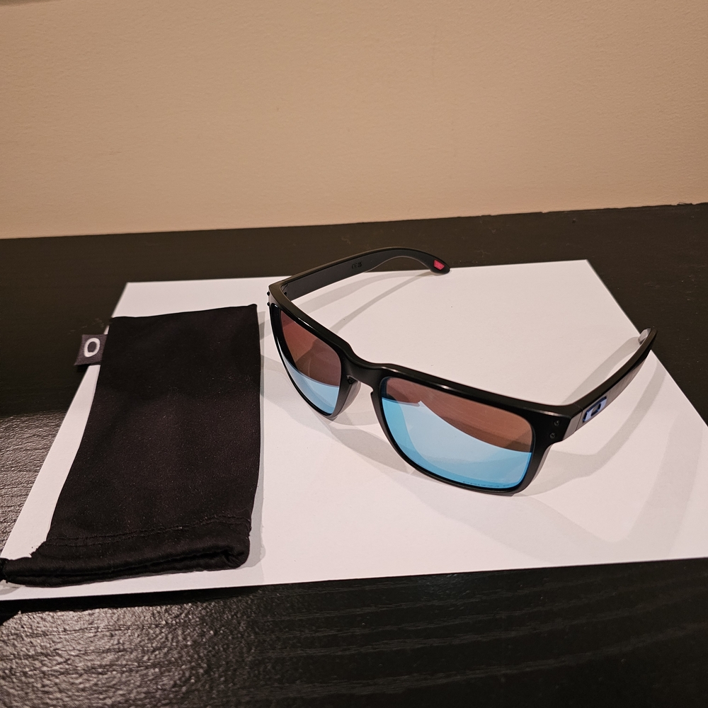 Oakley Holbrook XL With Deep Water Prizm Lenses